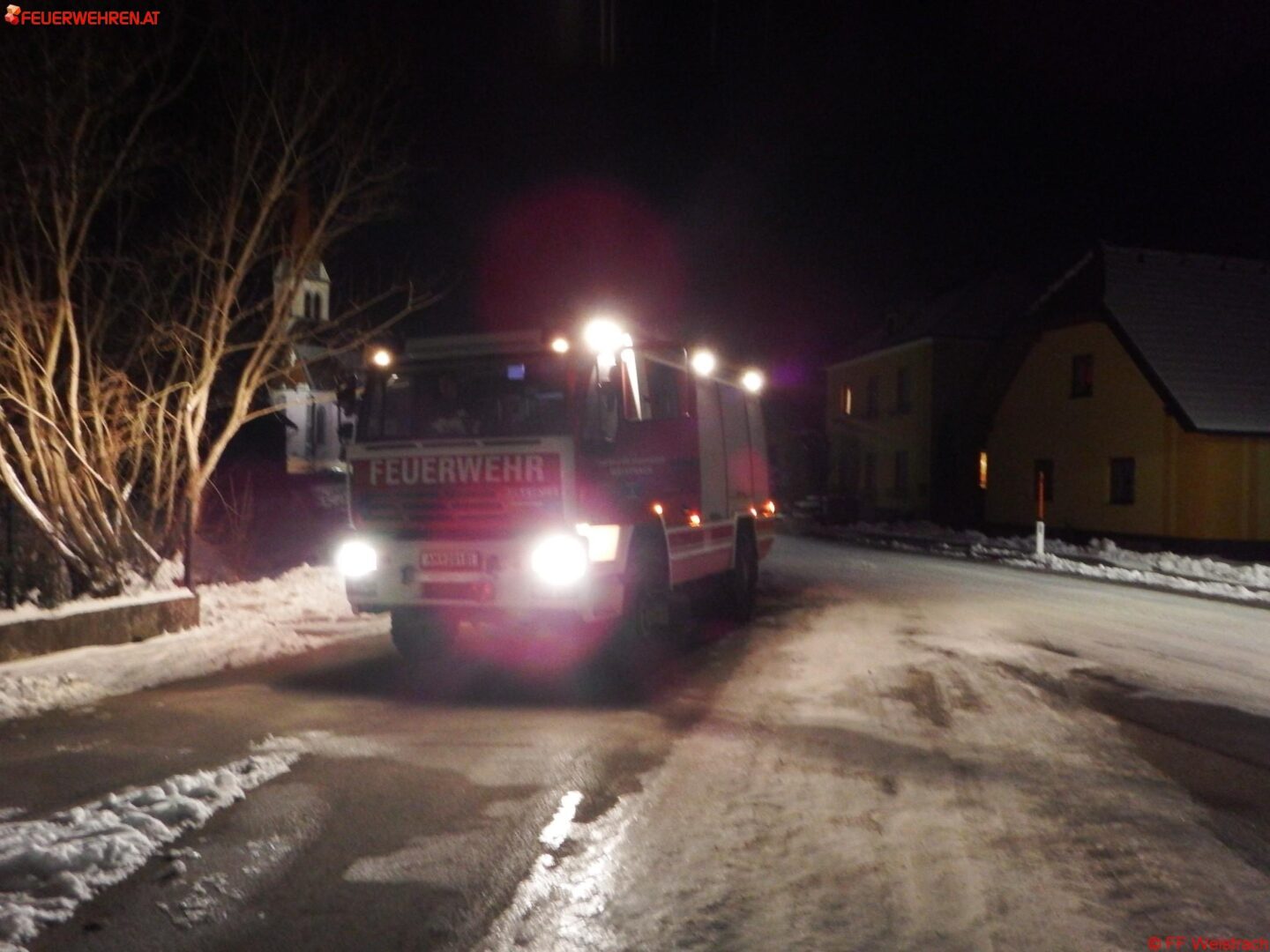 FF Weistrach: Vermuteter Gasaustritt im Ortsgebiet