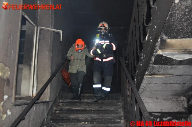 BF Wien: 31 Verletzte nach Wohnungsbrand in Favoriten