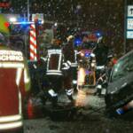 FF Pasching: Fahrzeuglenker nach schwerem Verkehrsunfall von der Feuerwehr befreit!