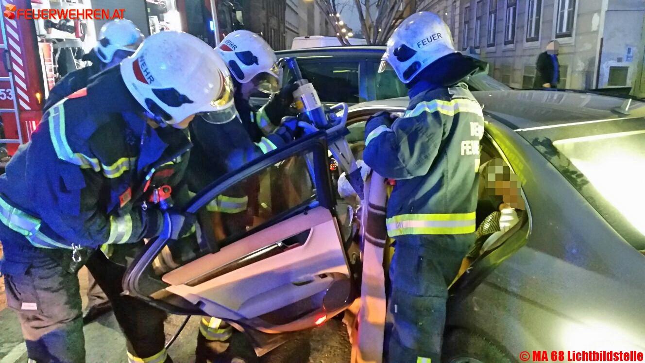 BF Wien: Verkehrsunfall