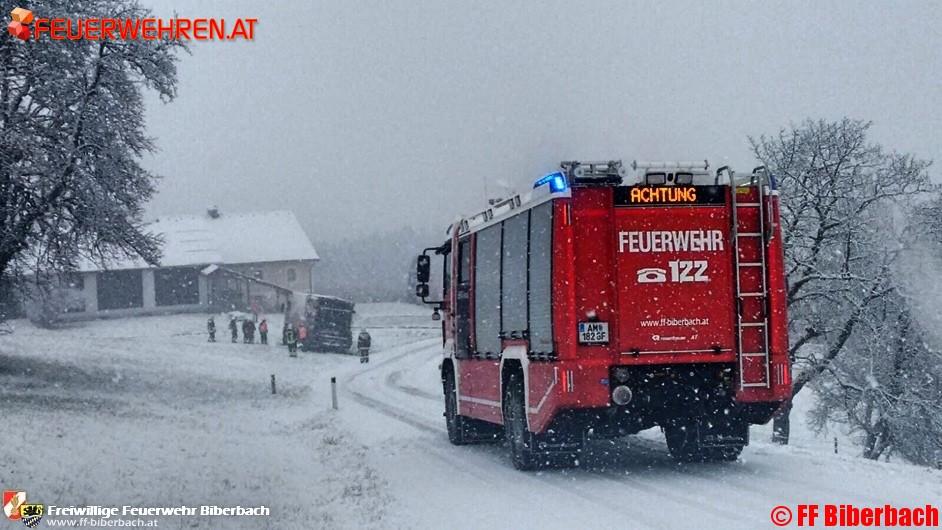 FF Biberbach: Wintereinbruch sorgte für LKW-Bergung
