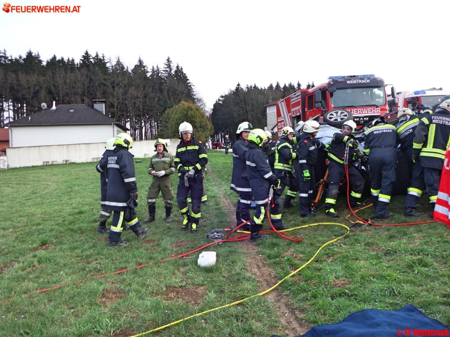 FF Weistrach: Tödlicher Verkehrsunfall am Ostersonntag