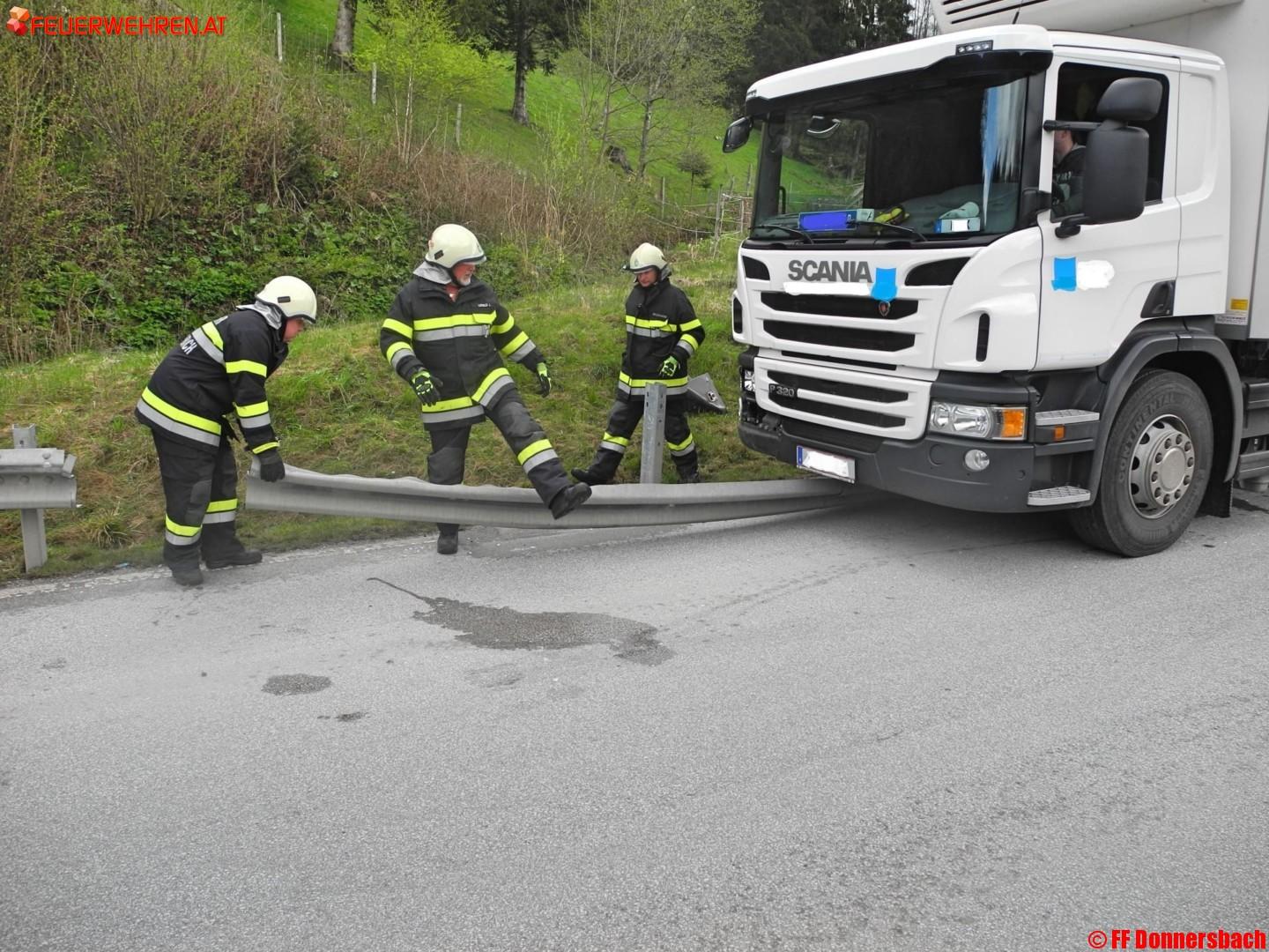 FF Donnersbach: VU mit LKW