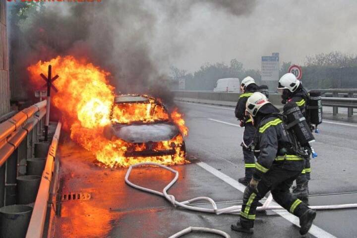 FF Brunn am Gebirge: B1 Fahrzeugbrand auf der A21
