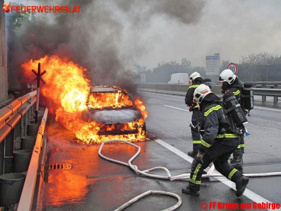 FF Brunn am Gebirge: B1 Fahrzeugbrand auf der A21