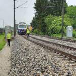 FF Klosterneuburg: Baum auf Oberleitung – Zugevakuierung