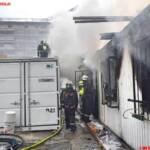 BF Wien: Brand einer Containeranlage auf einer Großbaustelle