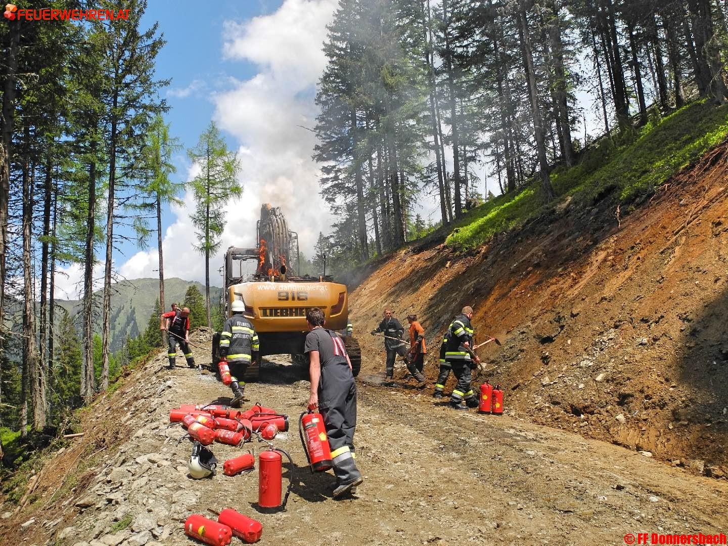 FF Donnersbach: Baggerbrand auf der Roaneralm