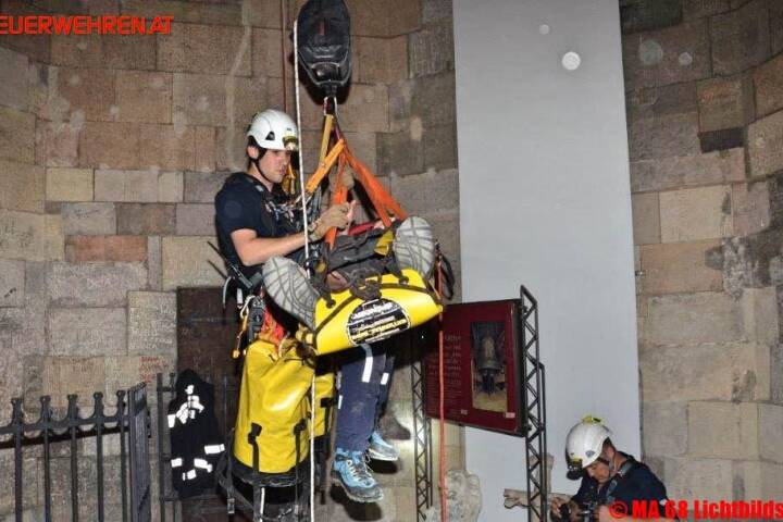 BF Wien: Besucher im Stephansdom abgeseilt