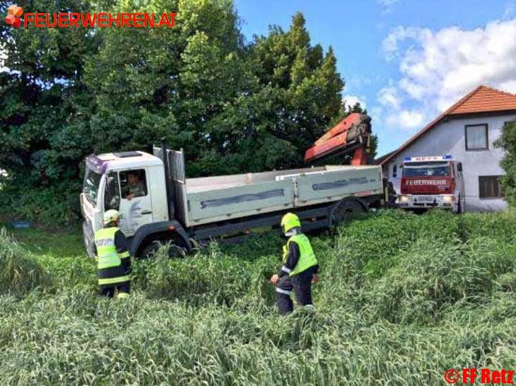 FF Retz: LKW-Bergung