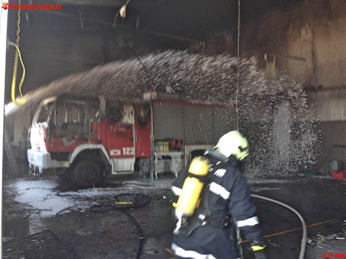 FF Jois: Brand im Feuerwehrhaus Winden am See