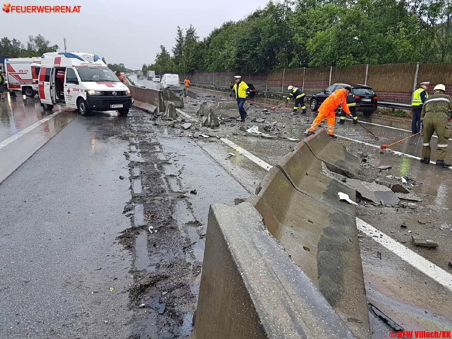 HFW Villach: Schwerer LKW Unfall auf der A2