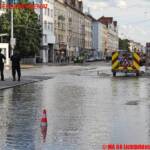 BF Wien: Totalsperre der Brünner Straße nach Wasserrohrbruch