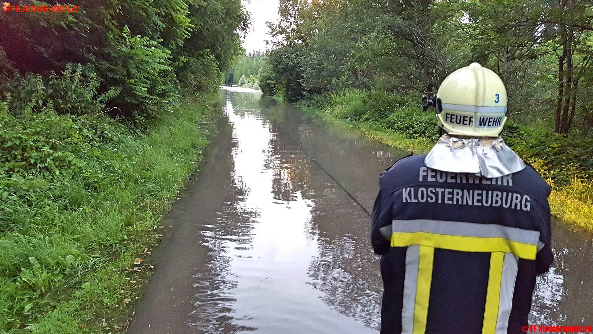 FF Klosterneuburg: Menschenrettung aus Hochwasser