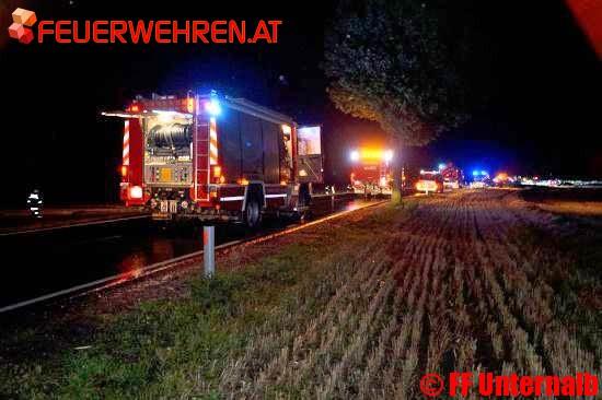 FF Retz: Fahrzeugbergung nach schwerem Verkehrsunfall