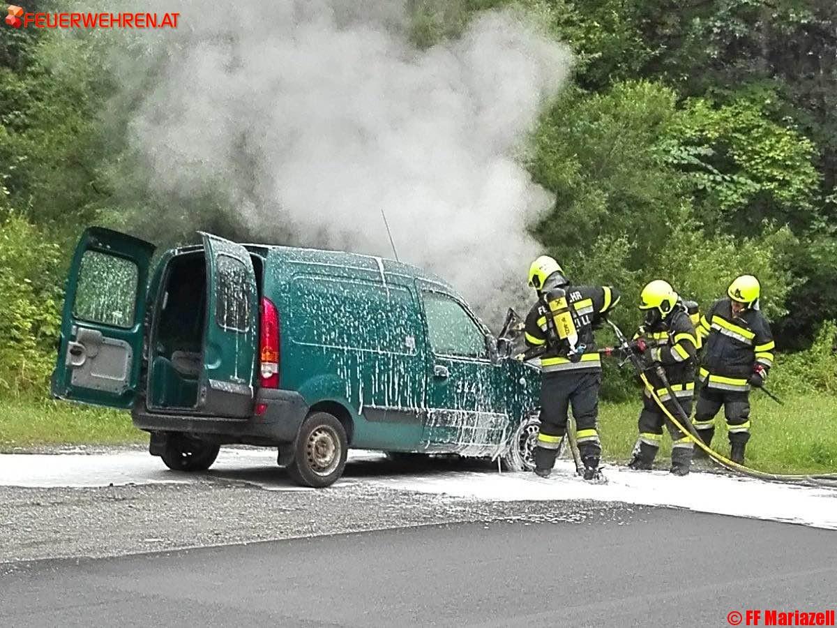 Fahrzeugbrand auf der Mariazeller Bundesstraße (B20)