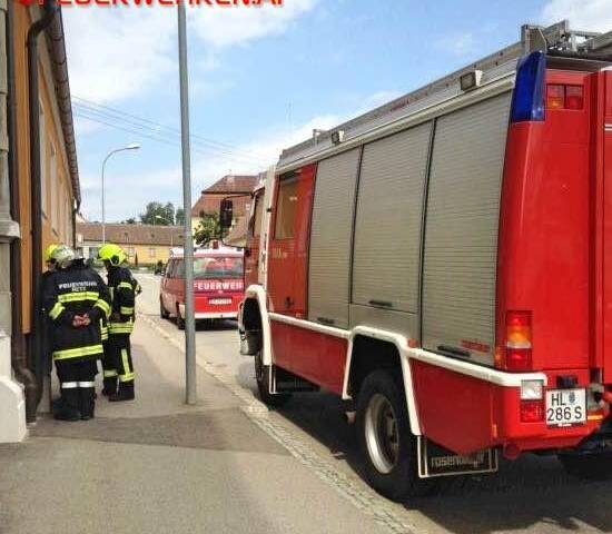 FF Retz: Verpuffung von Chemikalien