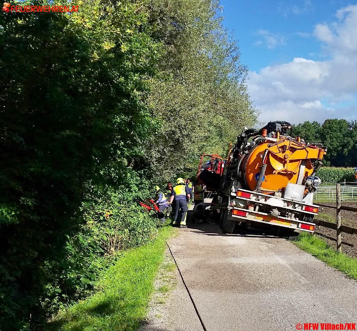 HFW Villach: LKW droht umzustürzen, HFW Villach mit 2 Seilwinden im Einsatz