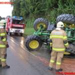 FF St. Georgen i.A.: Traktorbergung Attergauer Landesstraße