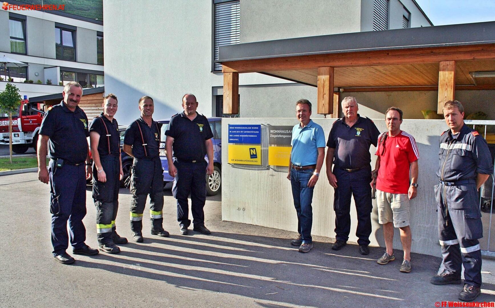 Fahrzeubrand als Übungsannahme bei GEDESAG Wohnungen in Weissenkirchen