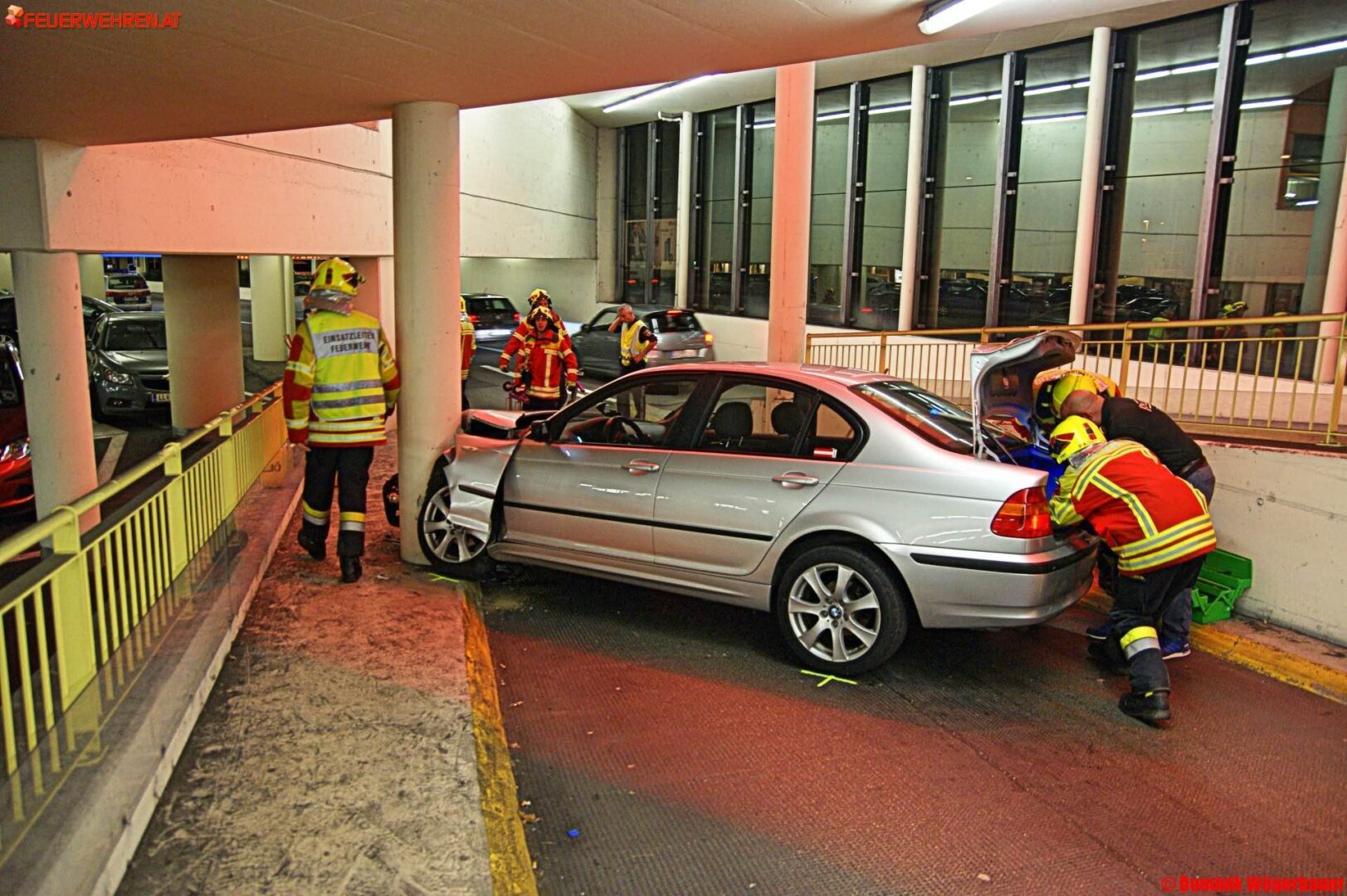 Verkehrsunfall in Paschinger Parkhaus