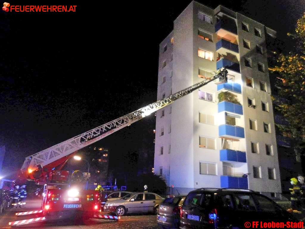 FF Leoben-Stadt: Personenrettung in der Schönowitzstraße