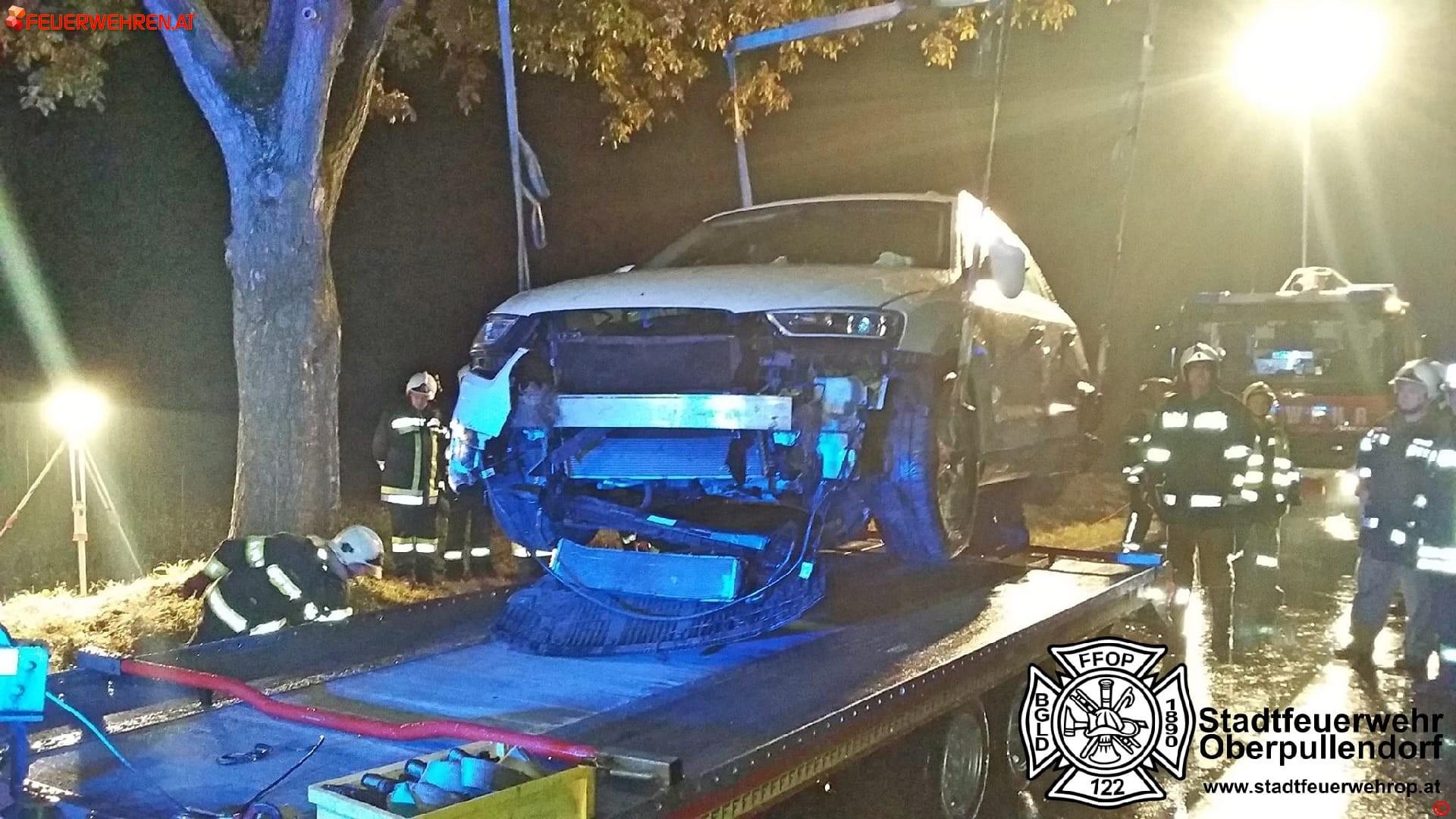 Stadtfeuerwehr Oberpullendorf: PKW Bergung nach Verkehrsunfall