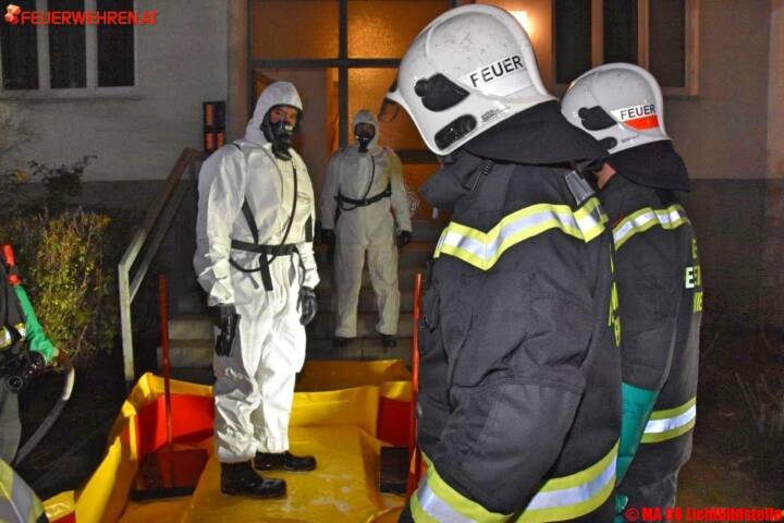 Berufsfeuerwehr Wien evakuierte kontaminiertes Wohnhaus