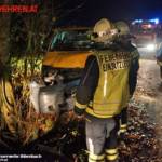 FF Biberbach: Lieferwagen drohte in den Biberbach zu stürzen 2