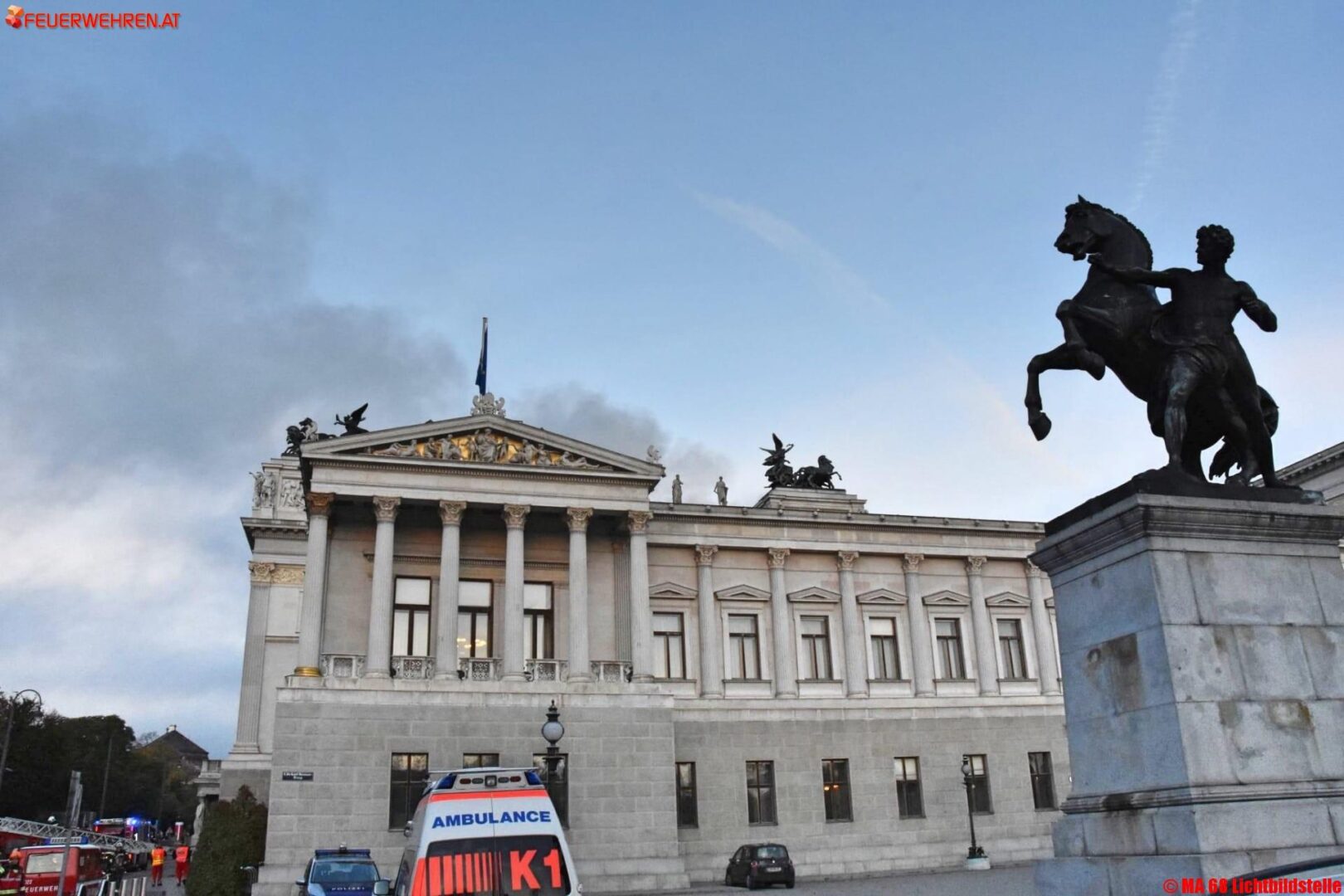 BF Wien: Dachbrand am Parlament