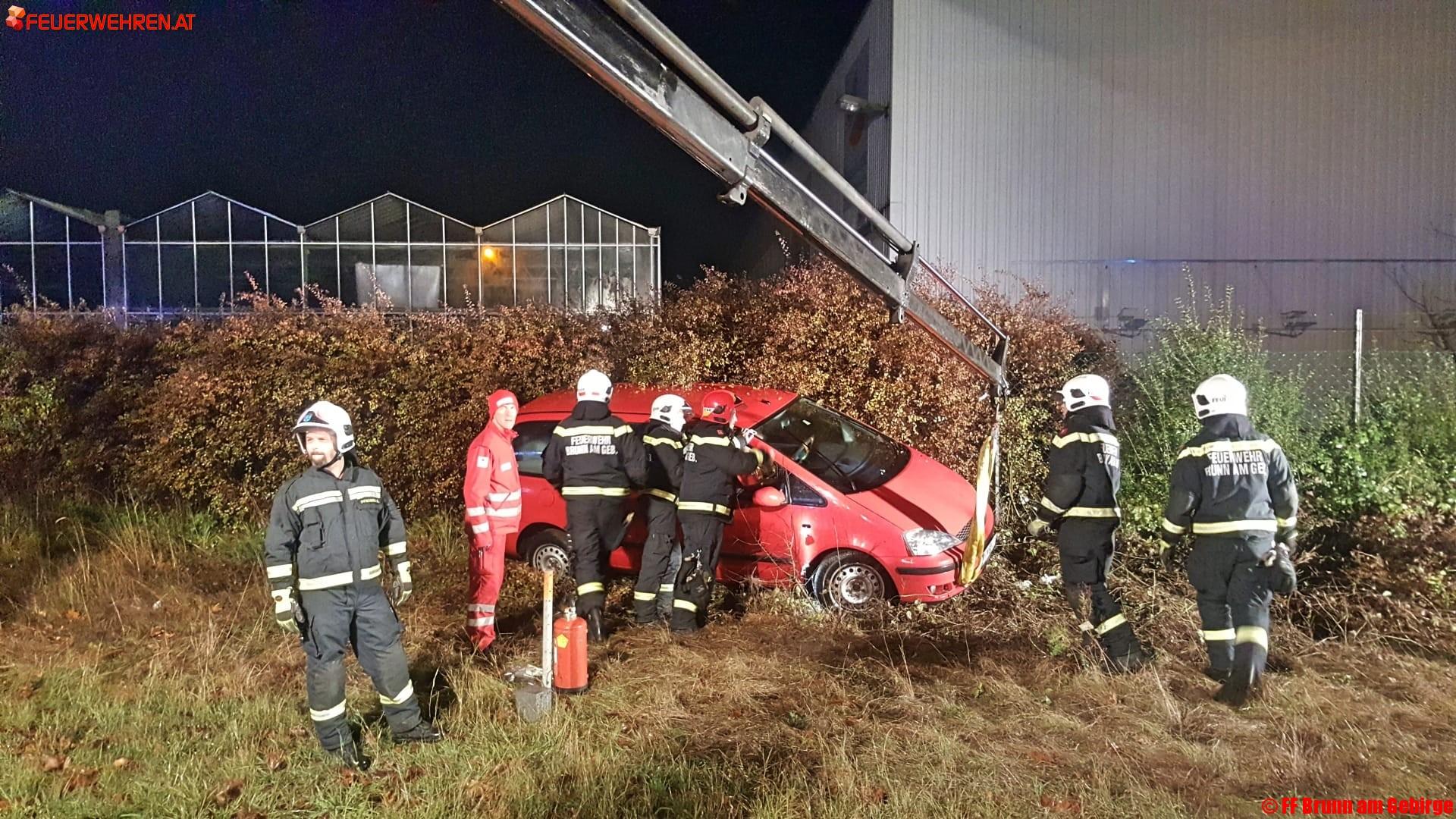 FF Brunn am Gebirge: Verkehrsunfall mit eingeklemmter Person