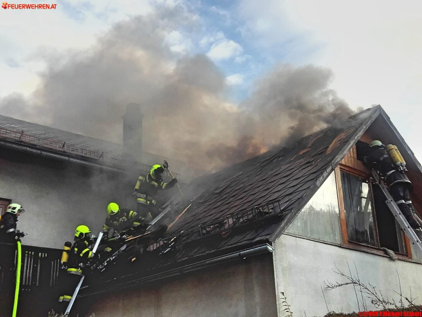 Grenzübergreifender Brandeinsatz bei Wohnhausbrand in Mitterbach am Erlaufsee