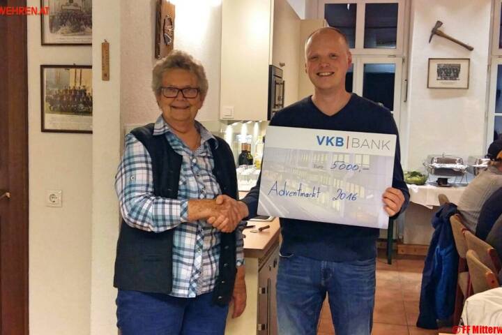 Spendenübergabe an die Kameraden der FF Mitterweißenbach