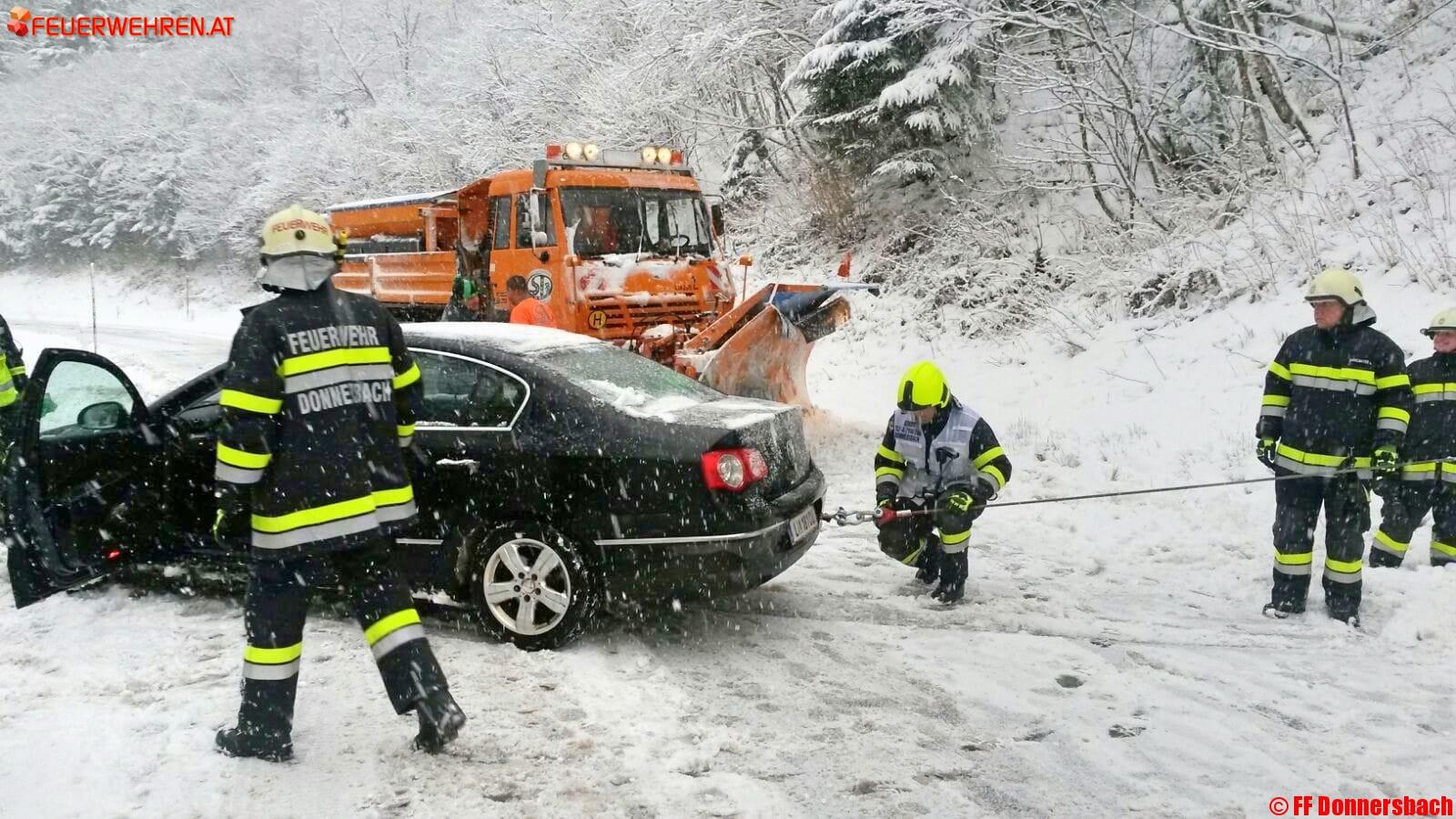 FF Donnersbach: PKW Bergung