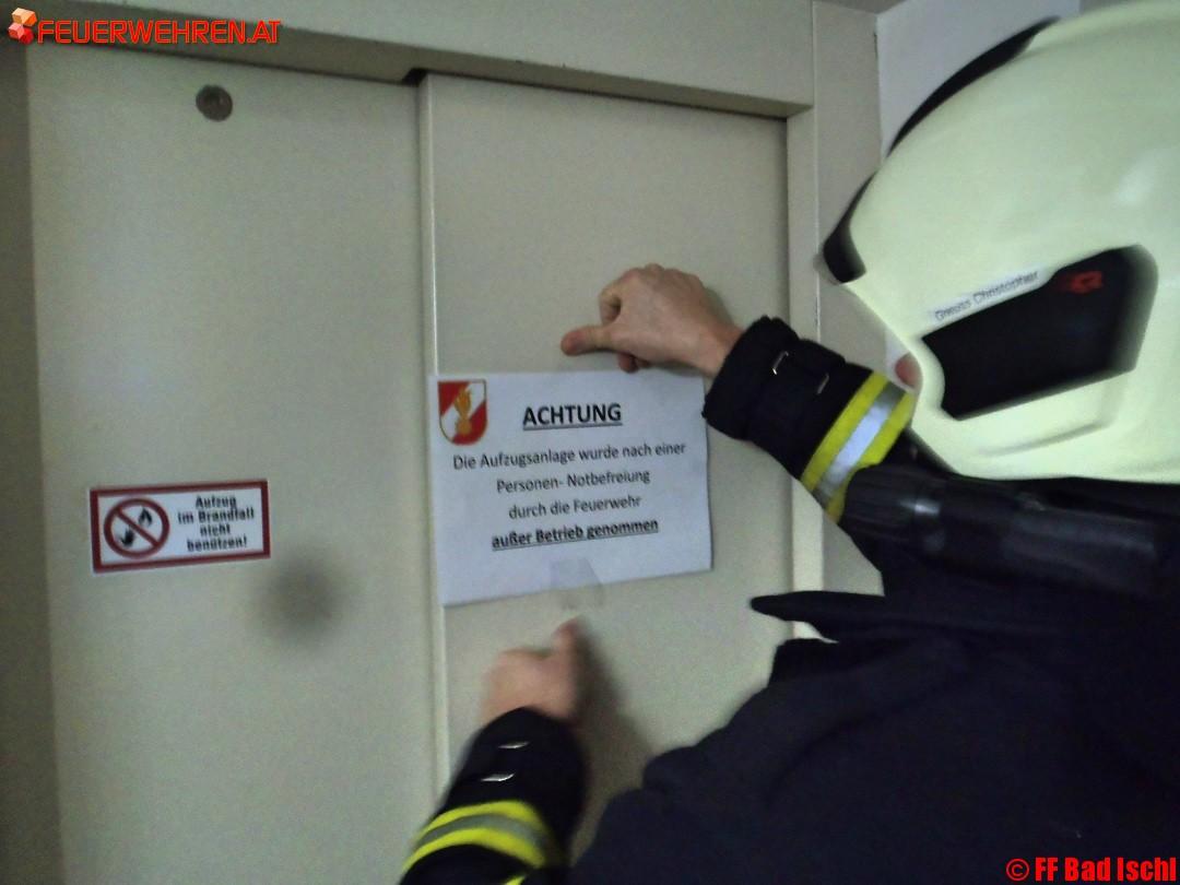 FF Bad Ischl: Eingeschlossene Person aus Aufzug gerettet