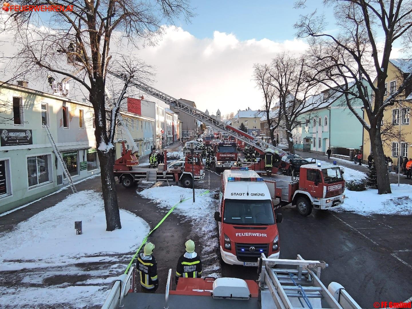 BFKDO Gmünd: Großbrand in ehemaliger Baracke konnte verhindert werden