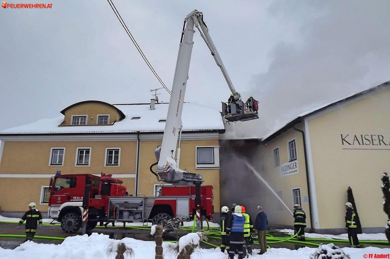 FF Andorf: Brand Bekleidungswerk in Enzenkirchen
