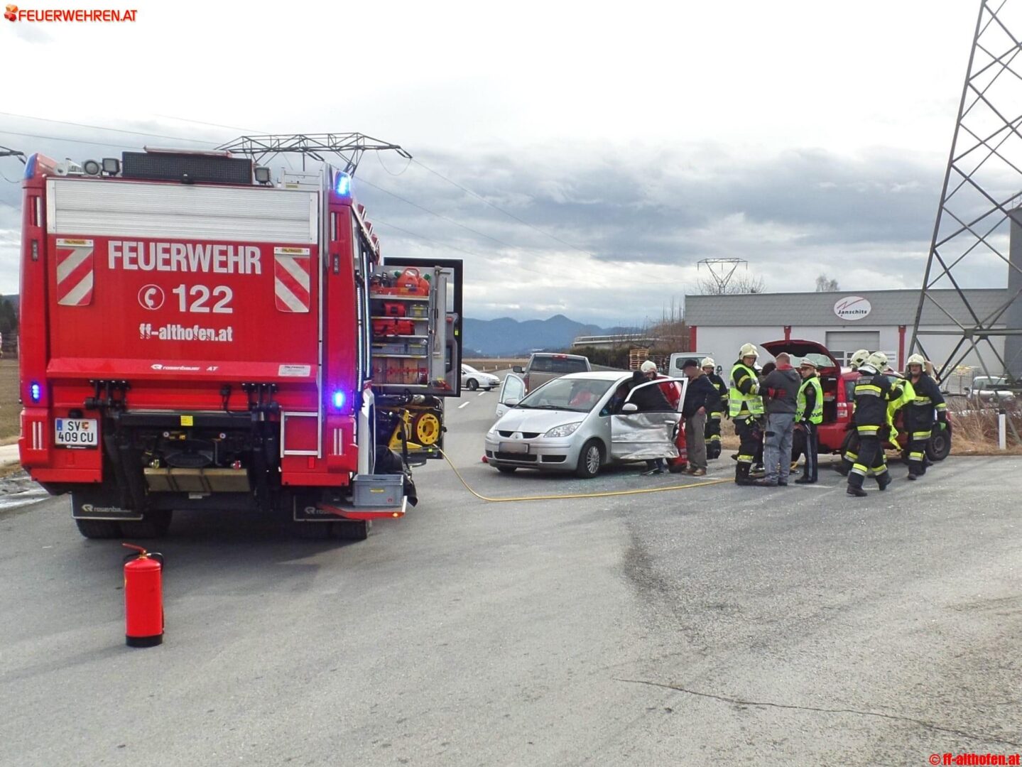 FF Althofen: Fahrzeugkollision im Kreuzungsbereich