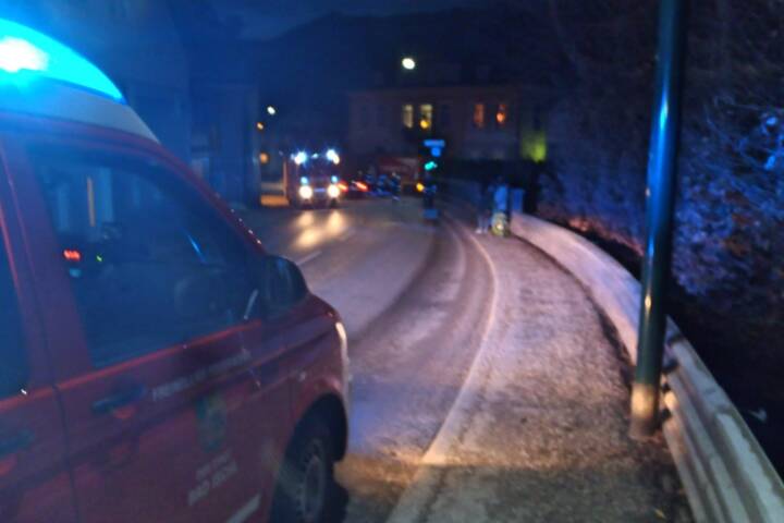 FF Bad Ischl: Dieselaustritt in der Grazerstraße