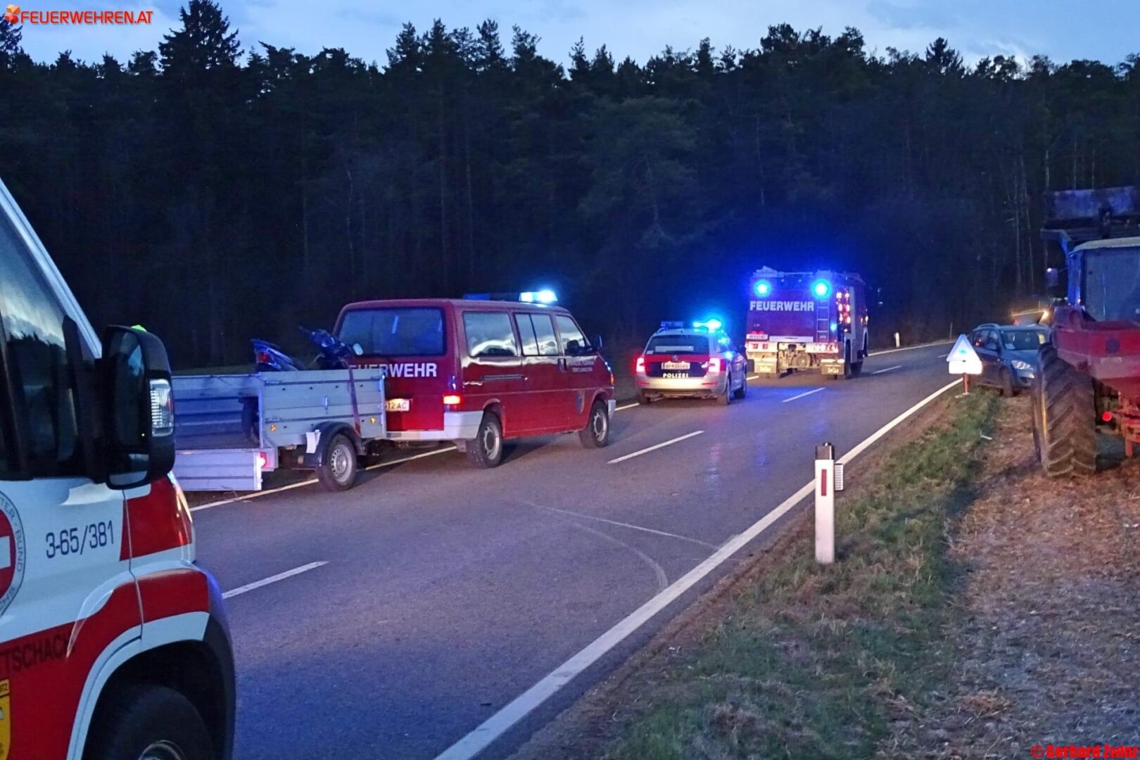 Verletzter Motorradfahrer auf der Forststraße
