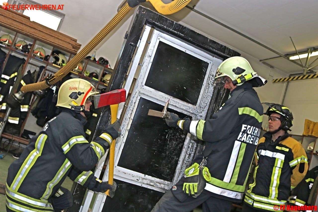 FF Hagenberg: Verriegelte Türen sind jetzt kein Hindernis mehr