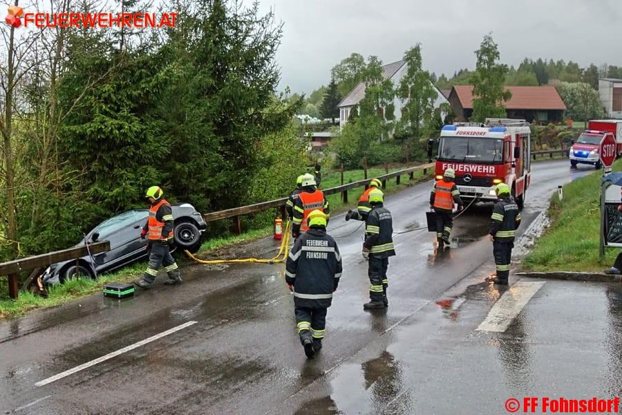 FF Fohnsdorf: PKW beinahe abgestürzt