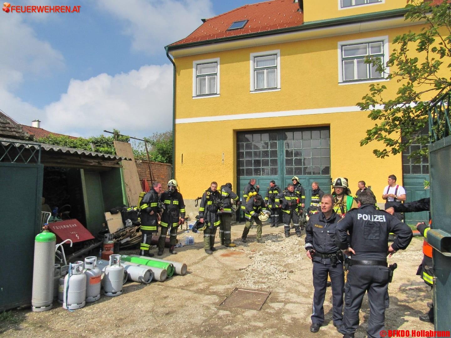 BFKDO Hollabrunn: Anstrengender Großeinsatz – 15 Feuerwehren