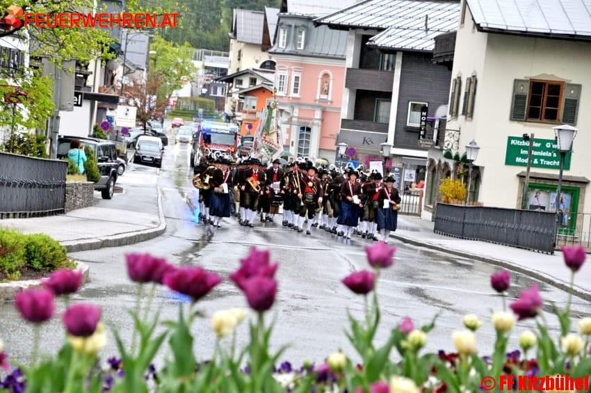 FF Kitzbühel: Florianikirchgang der Feuerwehr