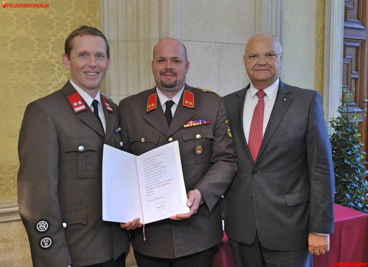 Mitglieder der Freiwilligen Feuerwehr Süßenbrunn geehrt