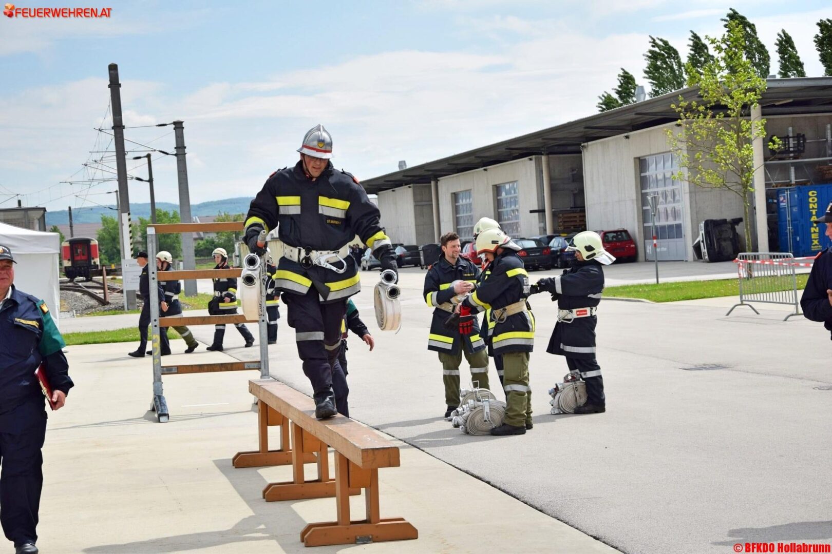 BFKDO Hollabrunn: Feuerwehrmatura klein und groß