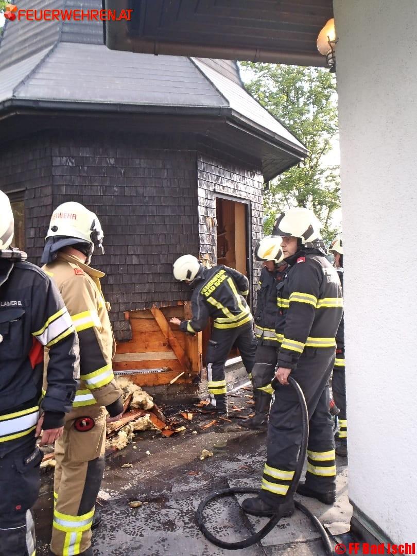 FF Bad Ischl: Pavillon geriet bei Flämmarbeiten in Brand