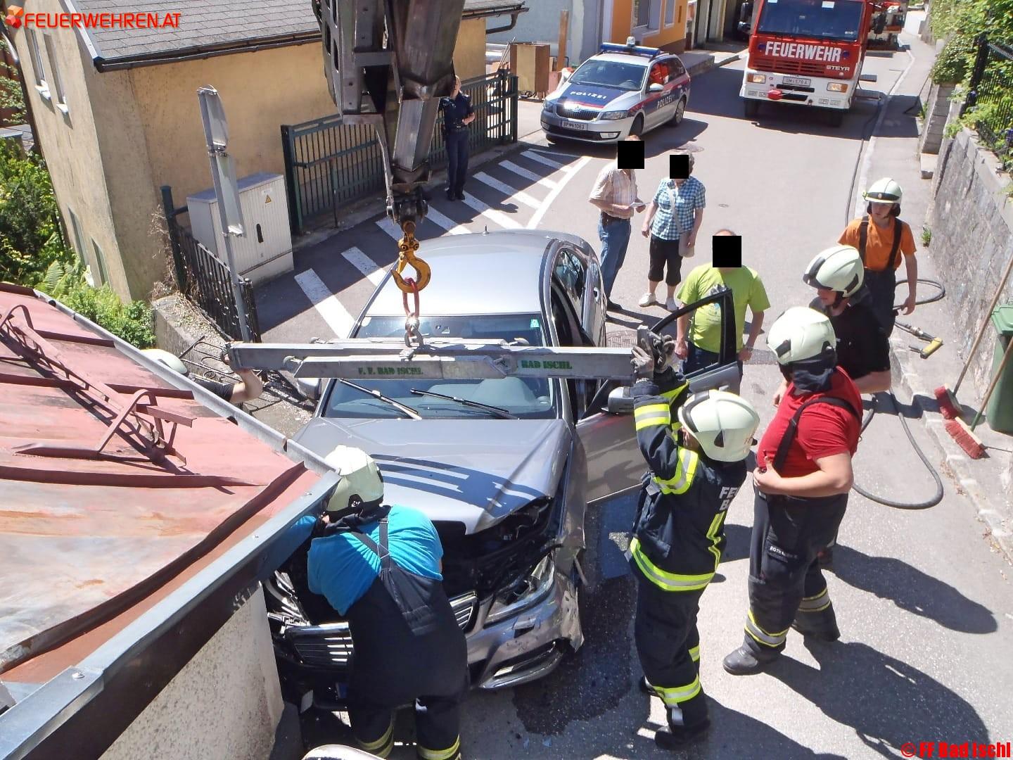 FF Bad Ischl: Fahrzeugbergung in Bad Ischl