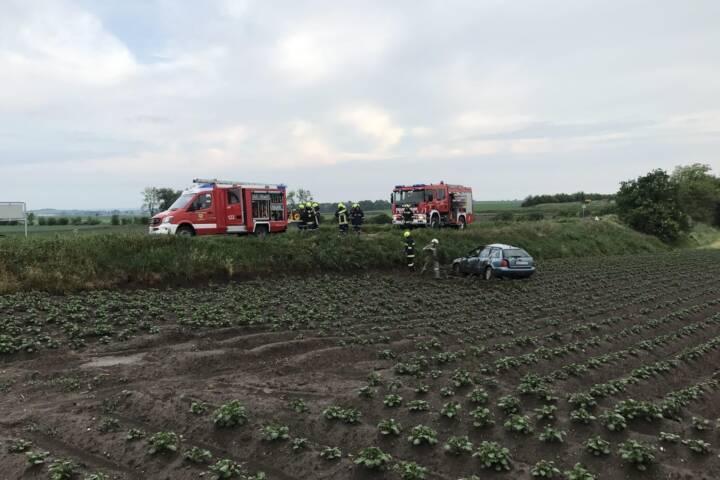 FF Wullersdorf: Verkehrsunfall mit Menschenrettung