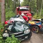 FF Bad Ischl: Drei Personen nach Verkehrsunfall eingeklemmt